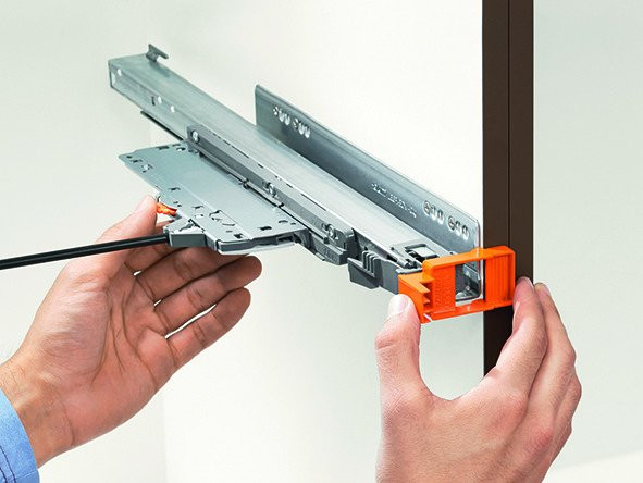 TIP-ON BLUMOTION Frontspalt-Lehre Korpusschienen BLUM 65.5631 OR