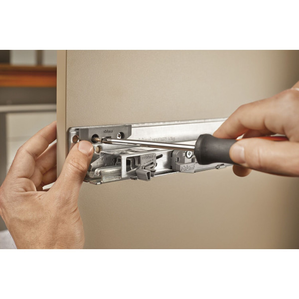 BLUM Tablararretierung für Movento und Tandem Vollauszügen