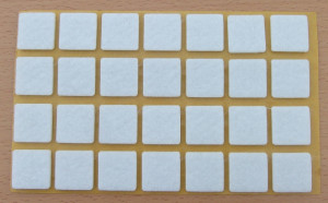 Filzgleiter quadratisch, selbstklebend, 20/20 x 3mm (28 Stück)